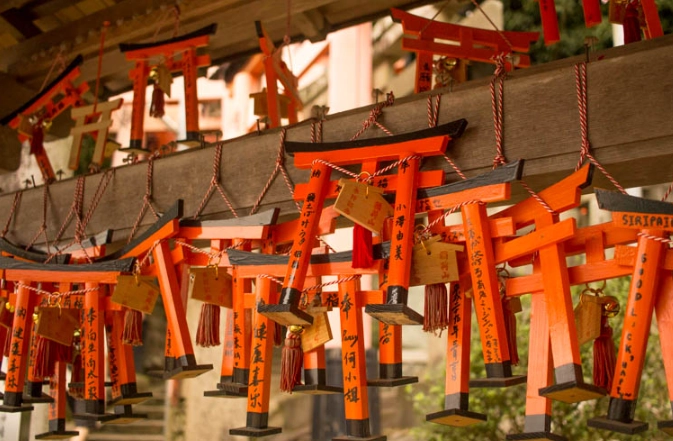 how to avoid crowds in Japan