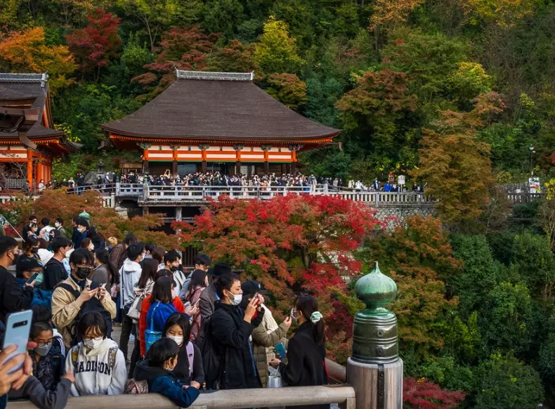 avoid crowds in japan