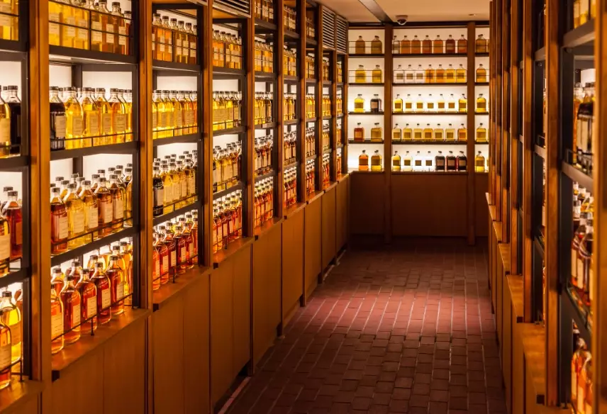 Tokyo whiskey distillery