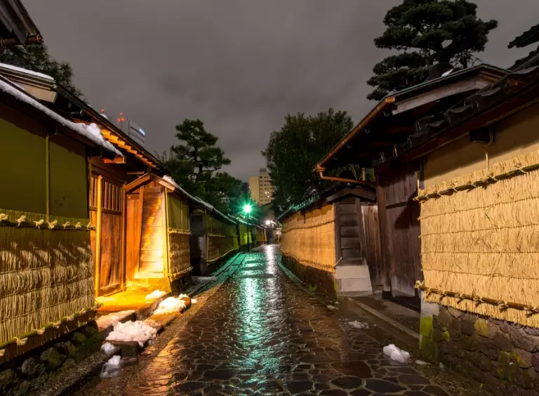 things to do in Kanazawa at night