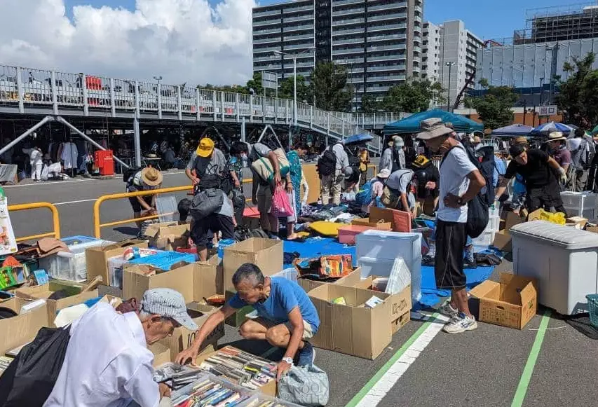 Tokyo flea market schedule