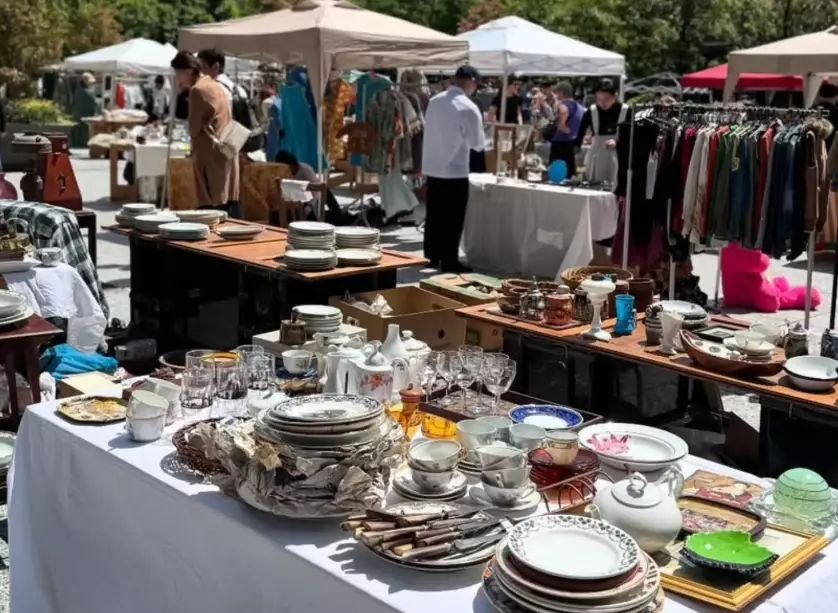 Tokyo flea market season