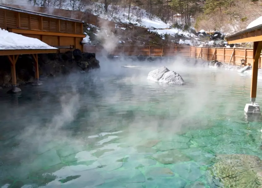 What not to do in an onsen?