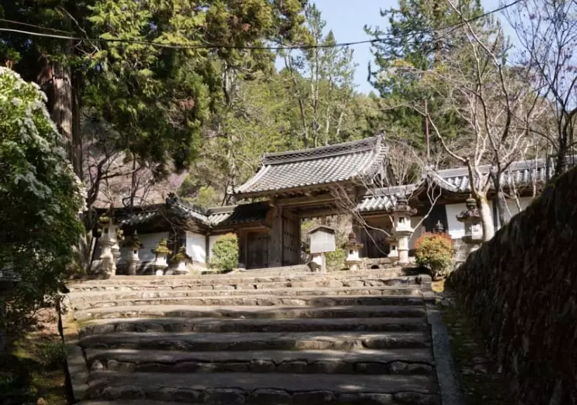 travel Japan without tour guide