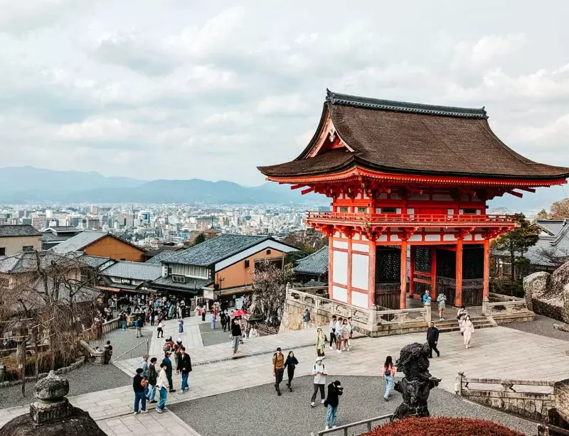 Is it better to spend more time in Kyoto or Tokyo?